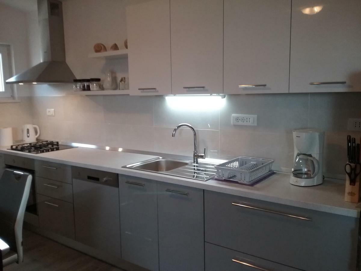 Apartment Willy Komiža 外观 照片