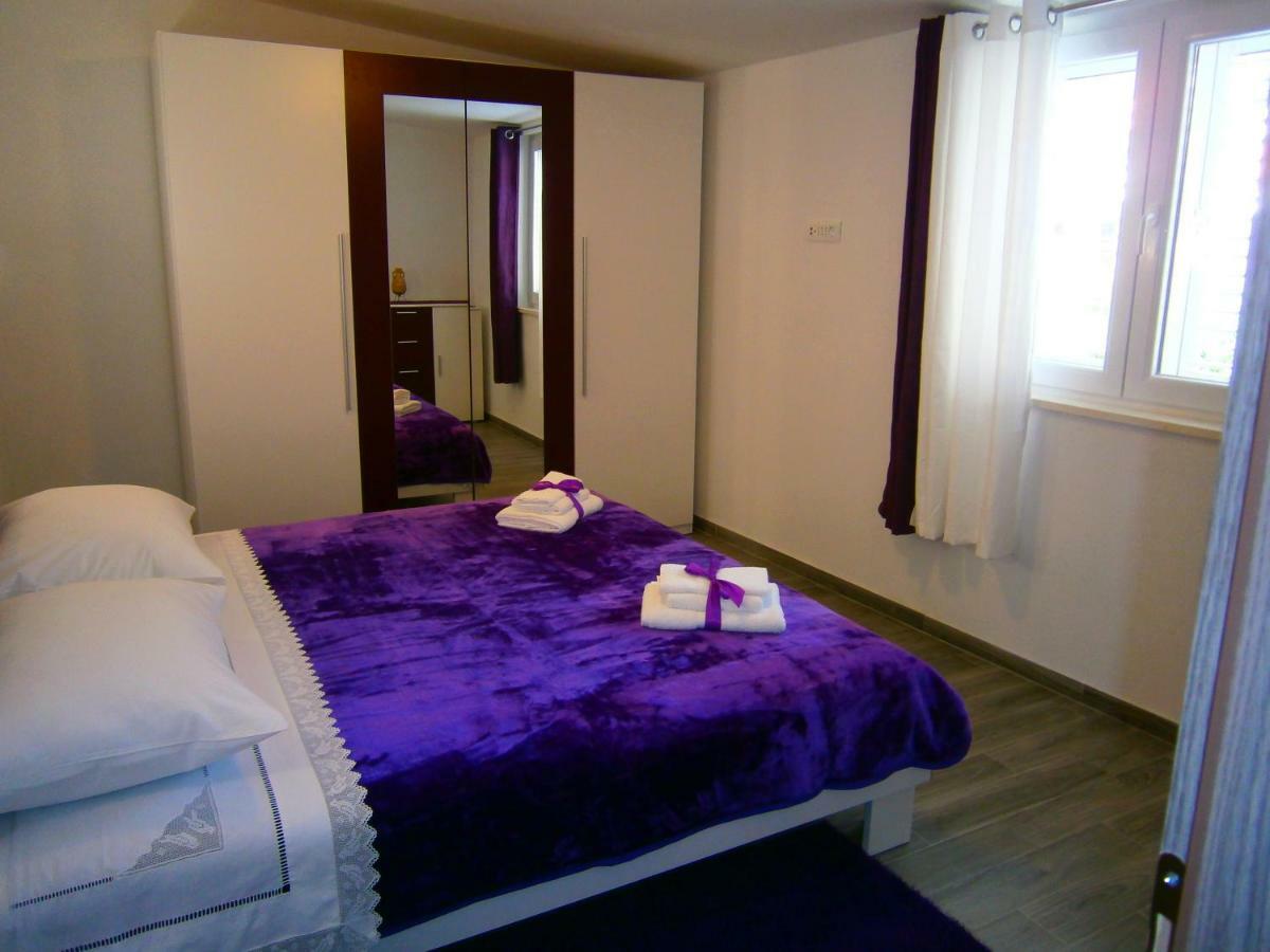 Apartment Willy Komiža 外观 照片