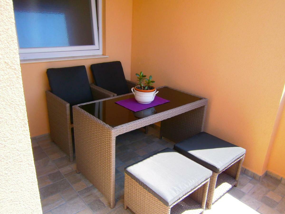 Apartment Willy Komiža 外观 照片